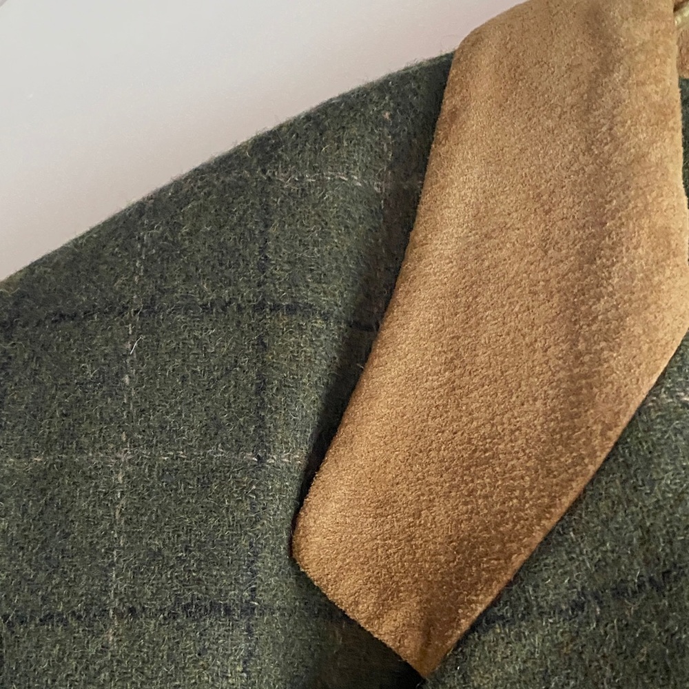 Harve Bernard Pour la Femme Wool Green Plaid Blazer with Tan Details - Picture 6 of 7